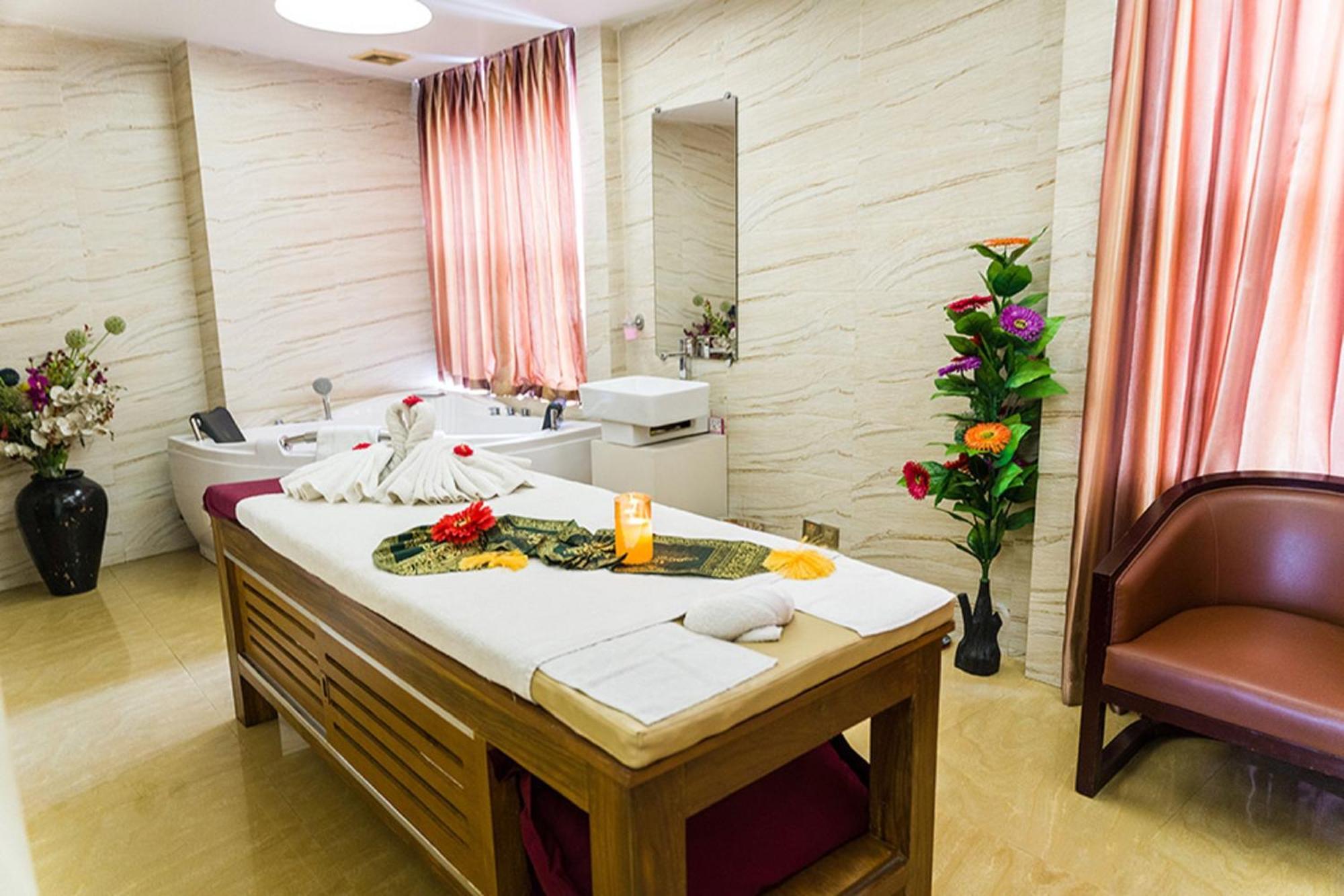 Fars Hotel & Resorts - Bar-Buffet-Pool-Spa Дакка Экстерьер фото