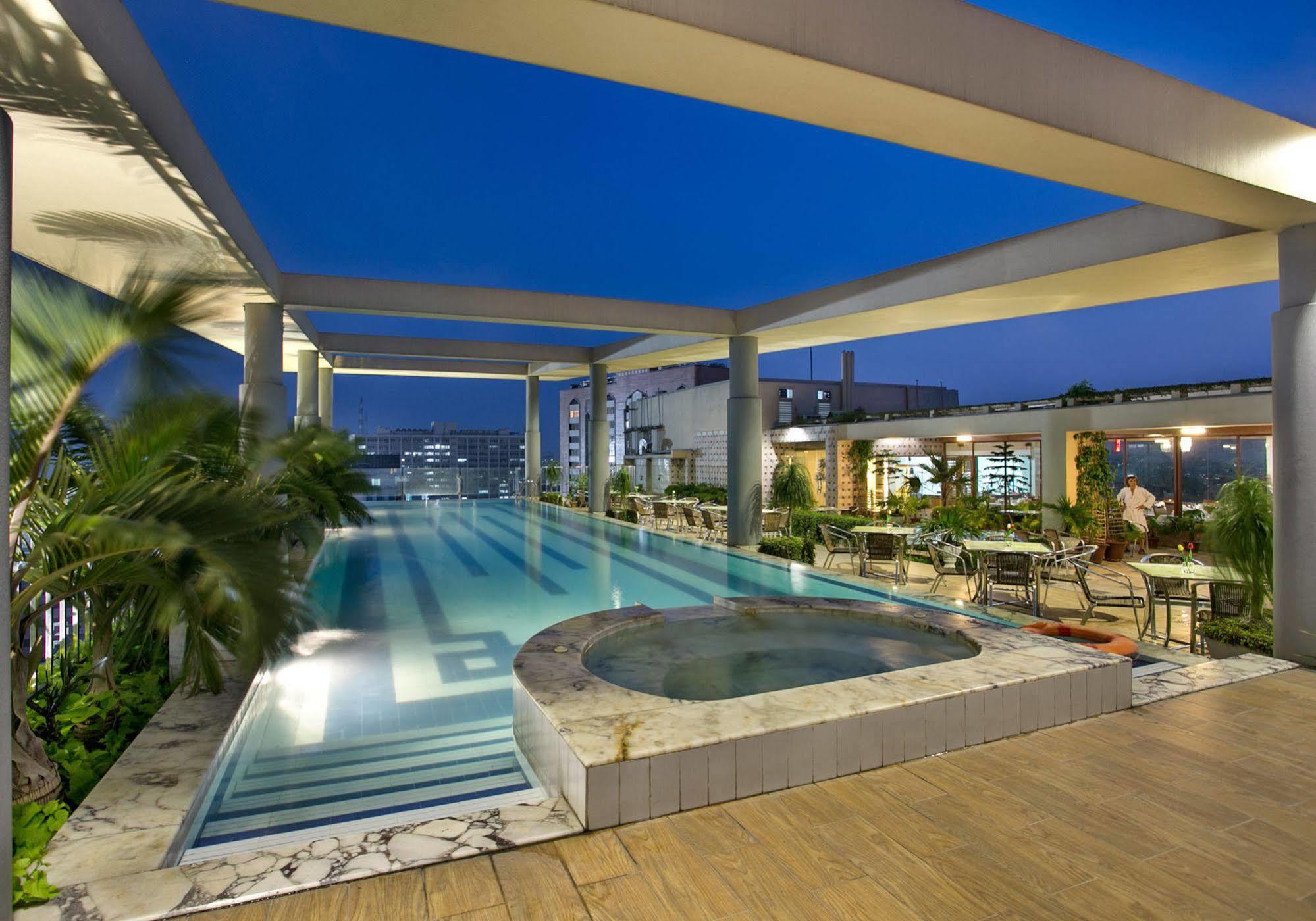 Fars Hotel & Resorts - Bar-Buffet-Pool-Spa Дакка Экстерьер фото