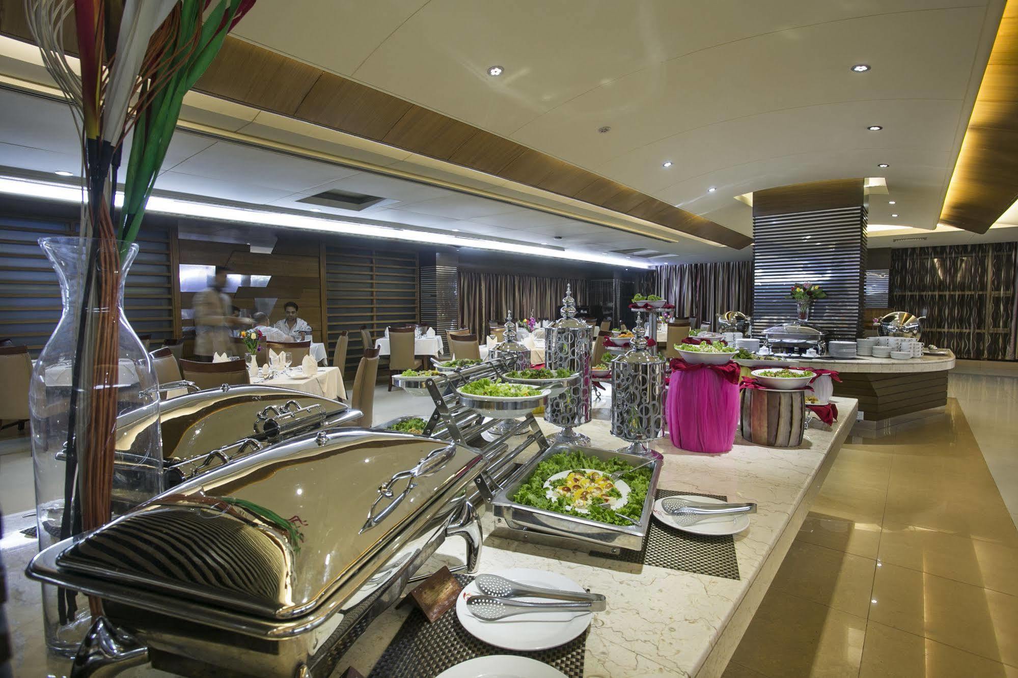 Fars Hotel & Resorts - Bar-Buffet-Pool-Spa Дакка Экстерьер фото